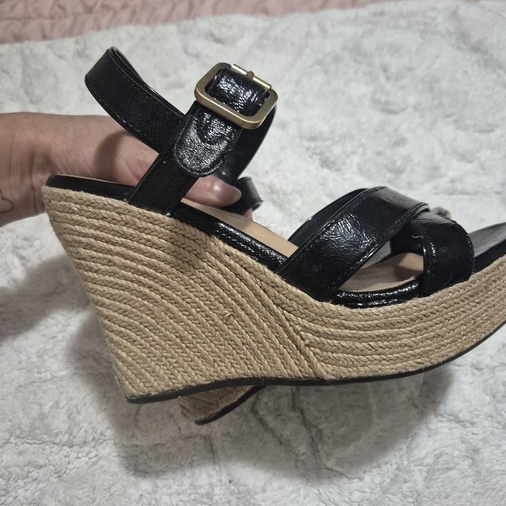 UGG Black Espadrille Wedges-patent Leather ...SIZE:8.5